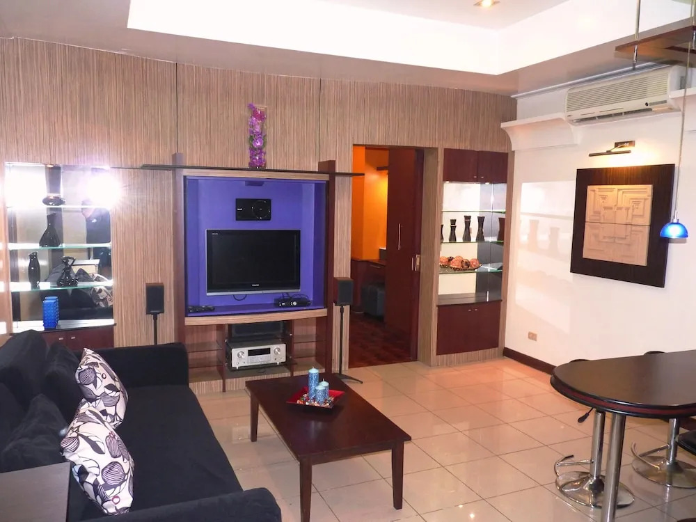 1 Br Robinsons Place Manila Rpr6