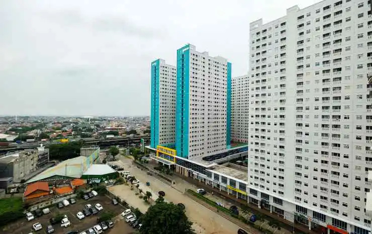 Compact and Cozy Studio Apartment Green Pramuka City By Travelio