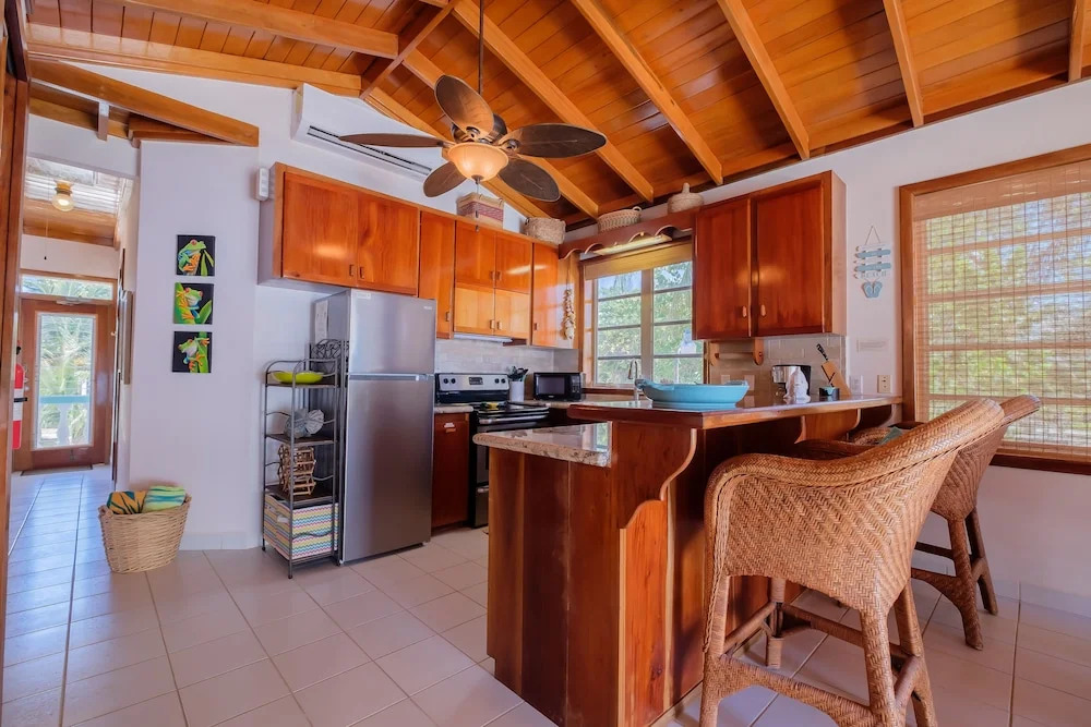 Coral Bay Villas - Lionfish Suite