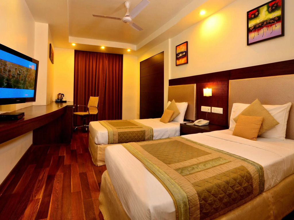Hotel Le Roi Near New Delhi Railway Station