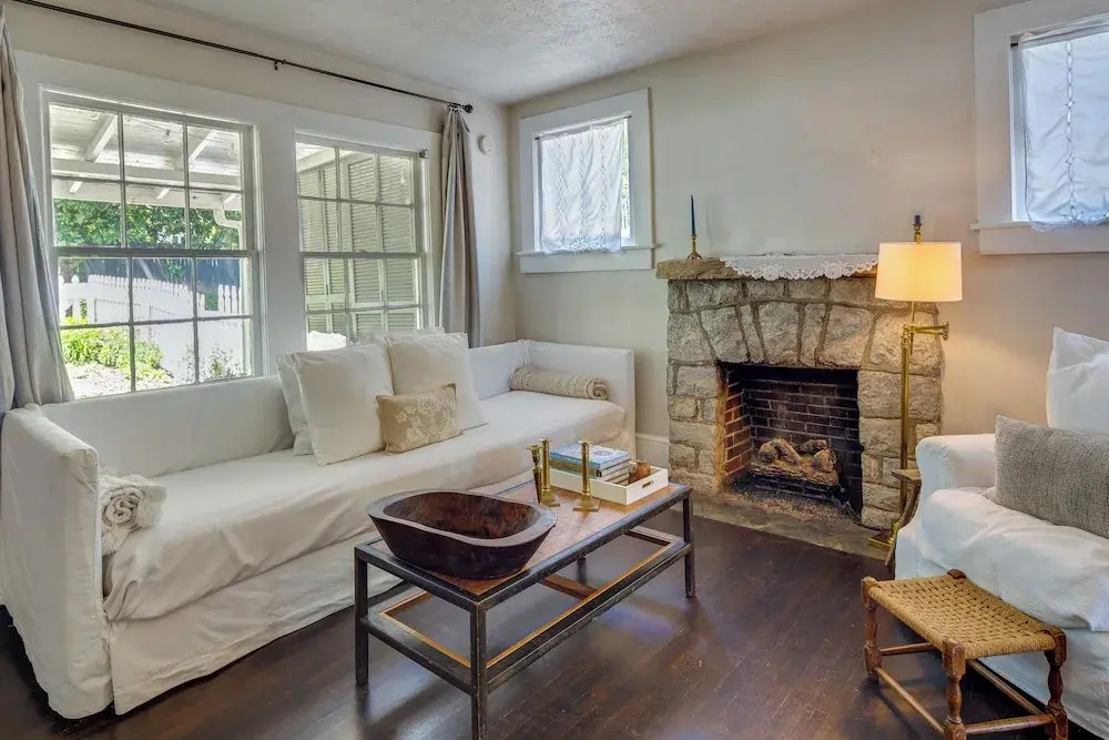 Charming Home u003c 2 Mi to Downtown Hendersonville