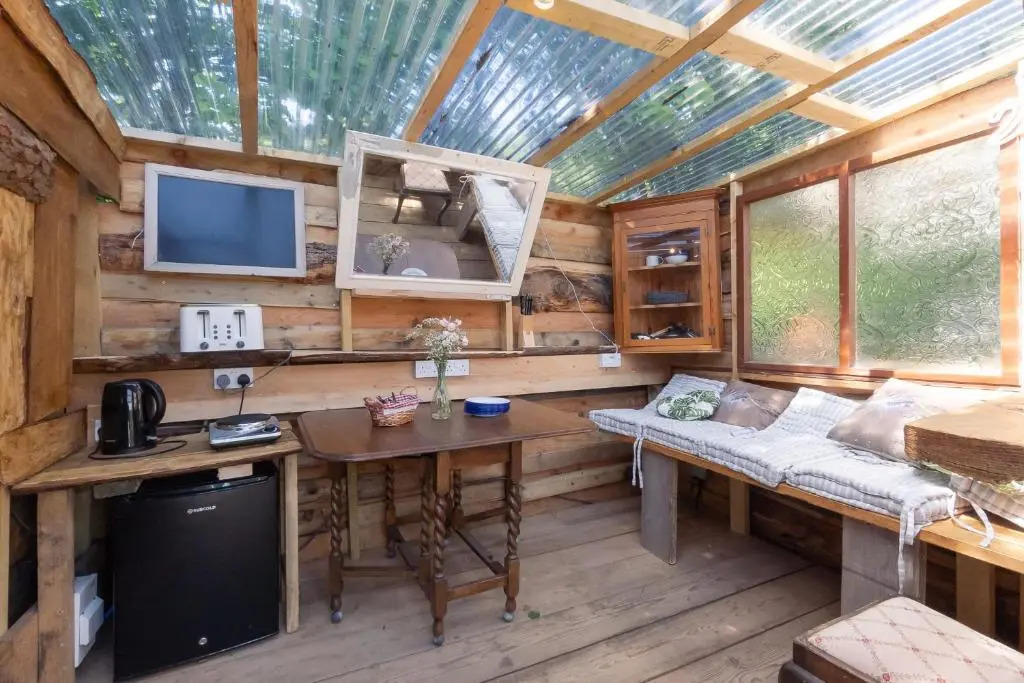 Wood Cabin & 4 Large Bell Tents - Hapus Hideaway