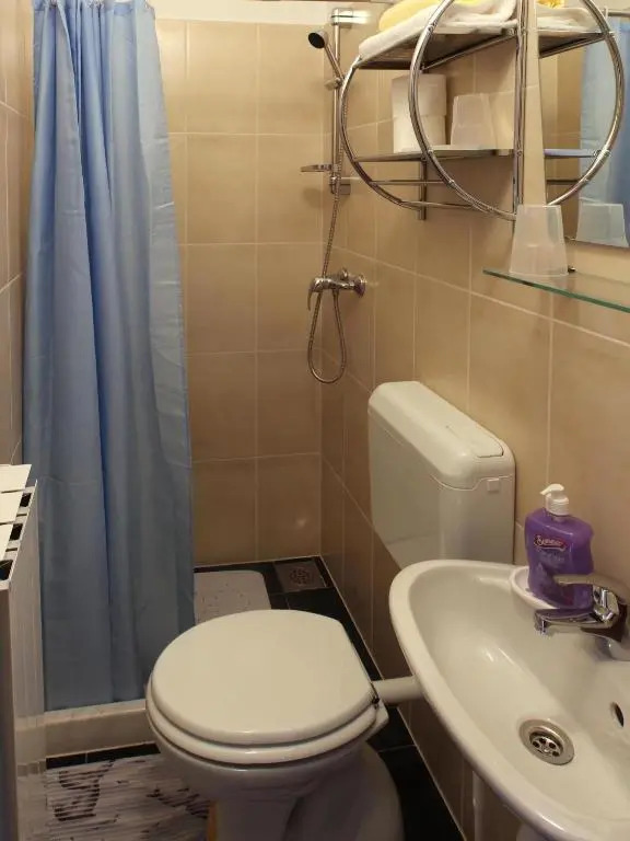 Cinema House Single & Double Rooms & Studio Apartments