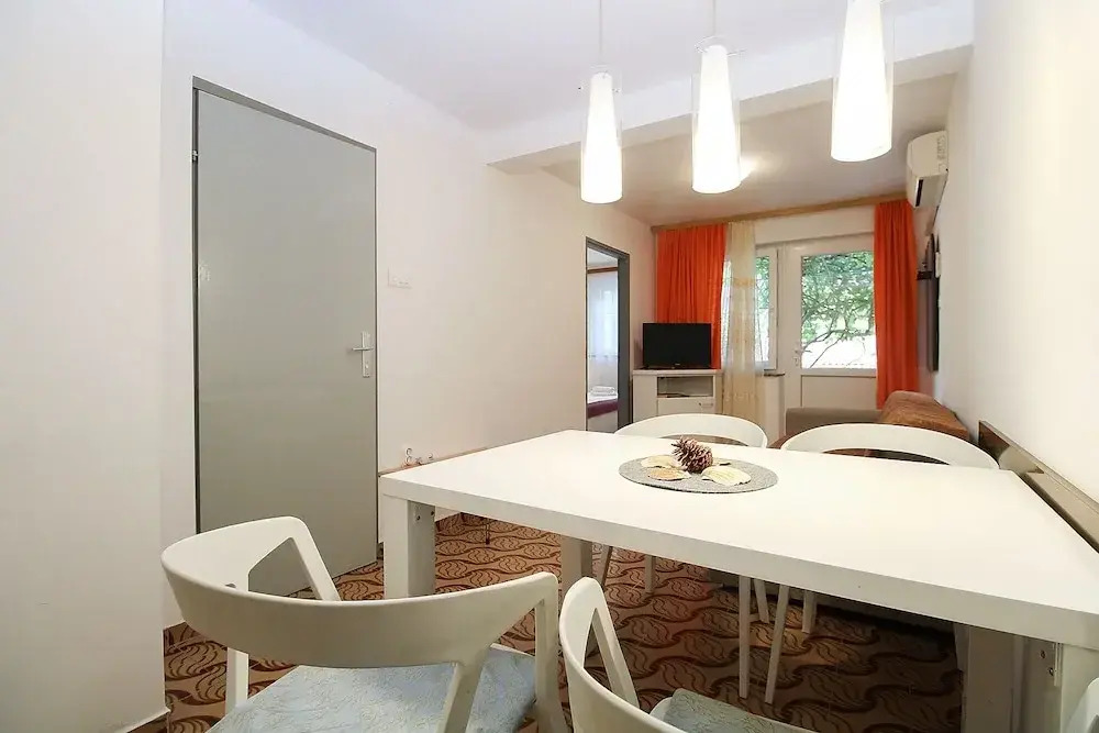 Apartments Branko 1348