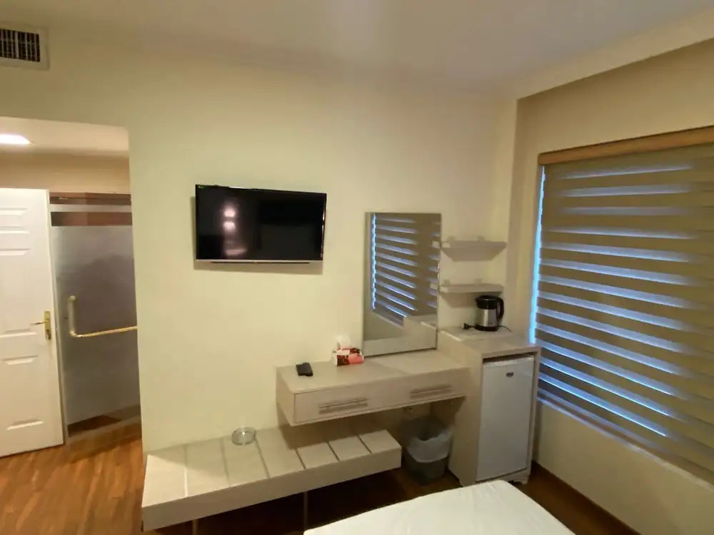 Rozana Hotel