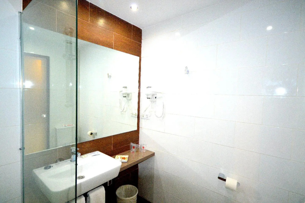 Hotel Adonis Plaza
