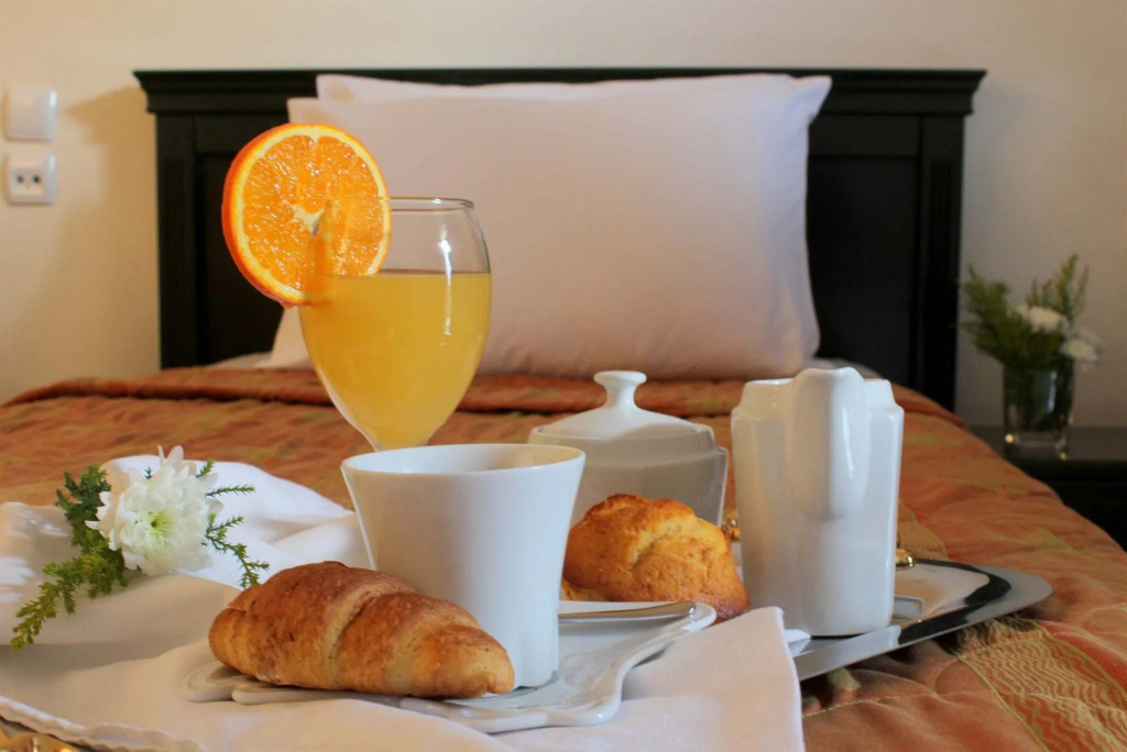 Famissi Eden Hotel