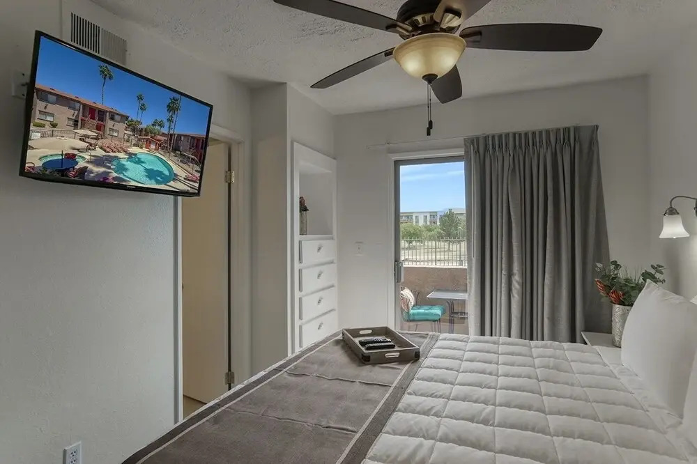 114 Fully Furnished 1BR Suite-Prime Location! by RedAwning