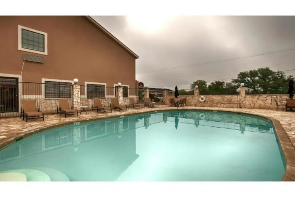 Texan Inn By OYO Beeville US-181