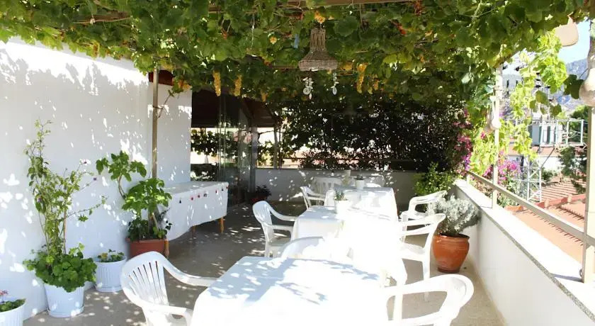Rose Pension