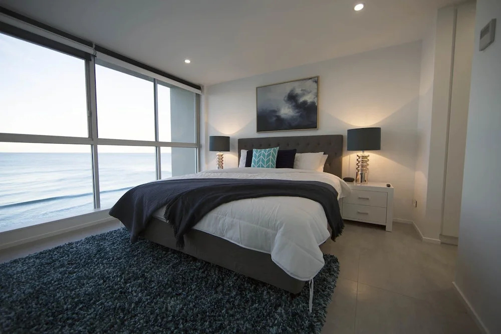 Golden Sands on the Beach - Absolute Beachfront Apartments