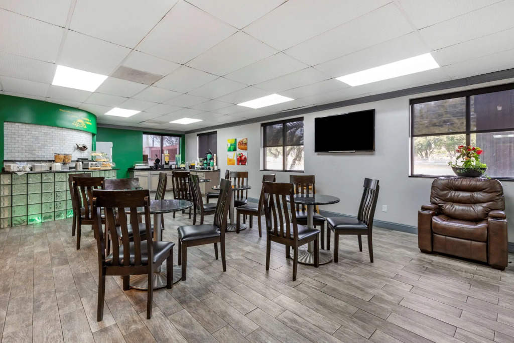 Quality Inn & Suites Ft. Jackson Maingate