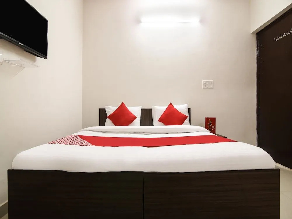 OYO 15668 Hotel Heaven Inn
