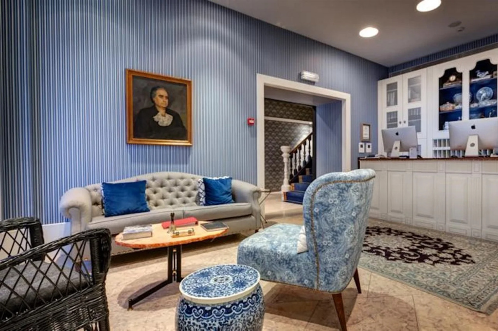 Lx Boutique Hotel