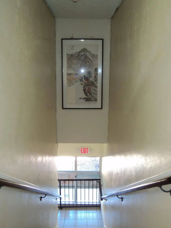 Traveler's Bed & Breakfast Hostel