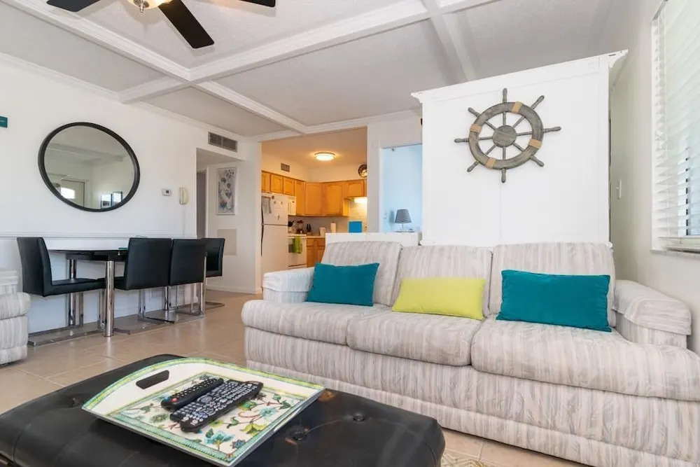 Palm Cay 3