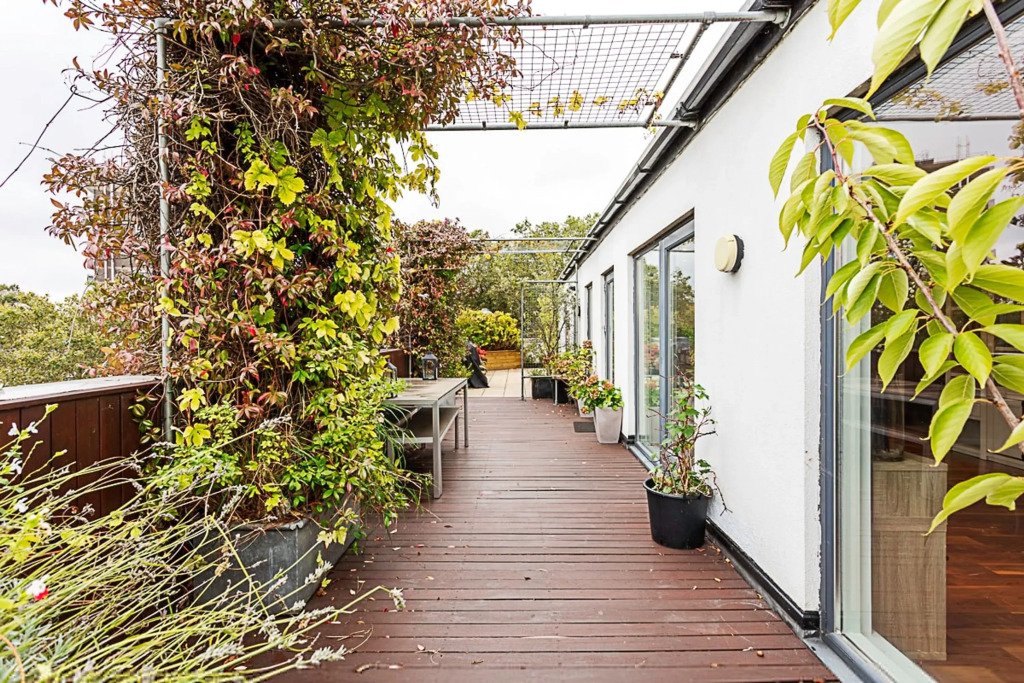 3 Bed Luxury Penthouse in Shoreditch