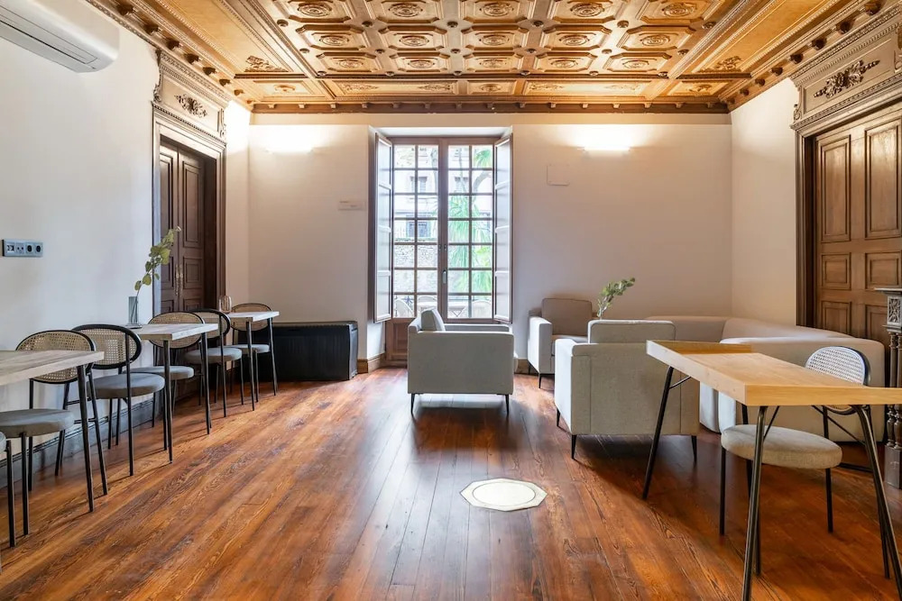Limehome Vitoria Palacio de los Álava-Velasco