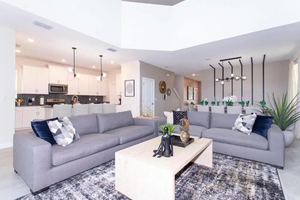 Stunning 5 Bd w/ Pool Close to Disney @ Storey Lake 2767