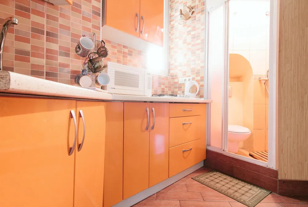 Rent Express Chervony 11