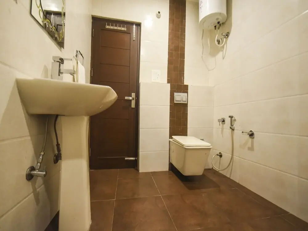 Town Pride Hut By OYO Rooms