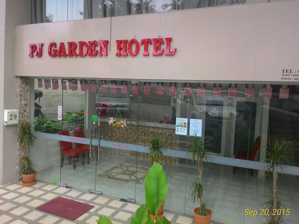 Moment Hotel