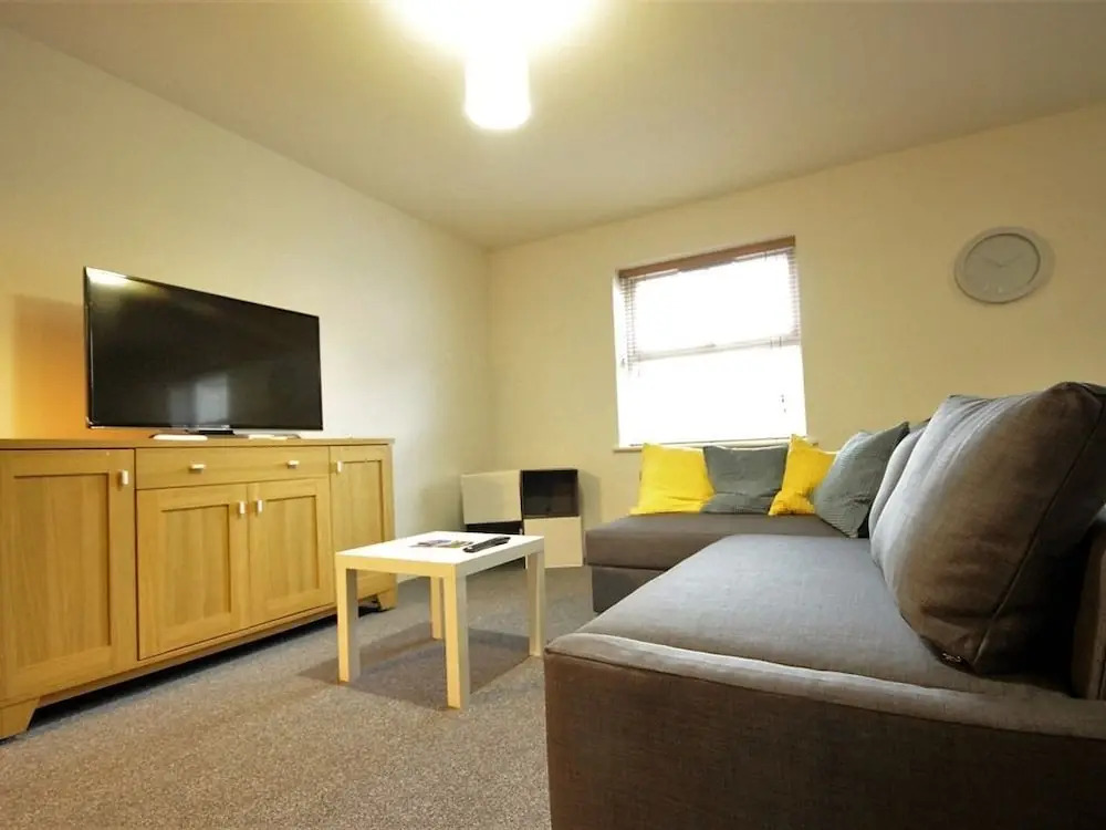 Kings Court Apartment