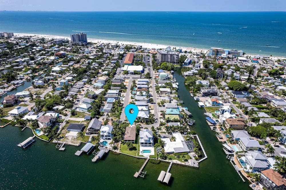 295 Ostego Dr - Gorgeous Bay Front Home 4 Bedroom Home by RedAwning