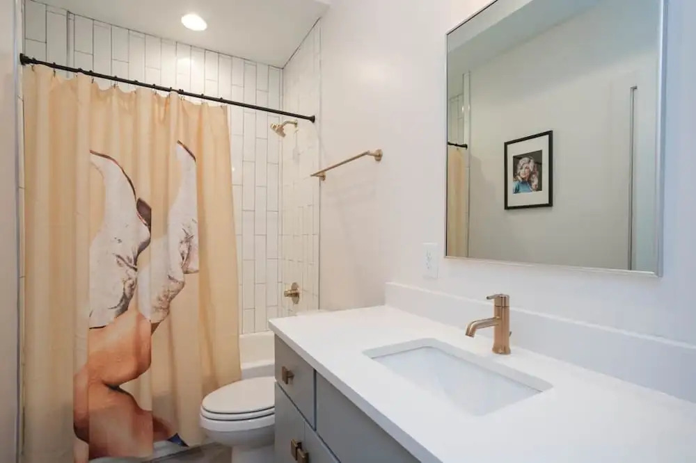 Franklin by Avantstay Trendy Townhouse in Great Location w/ Private Roof Top Patio