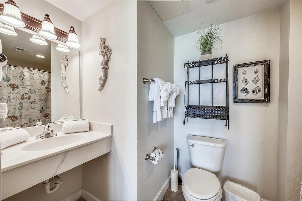 Shores of Panama 1704 - 2 Bedroom + Bunk Room . Updated! Res. Parking 2 Condo by RedAwning