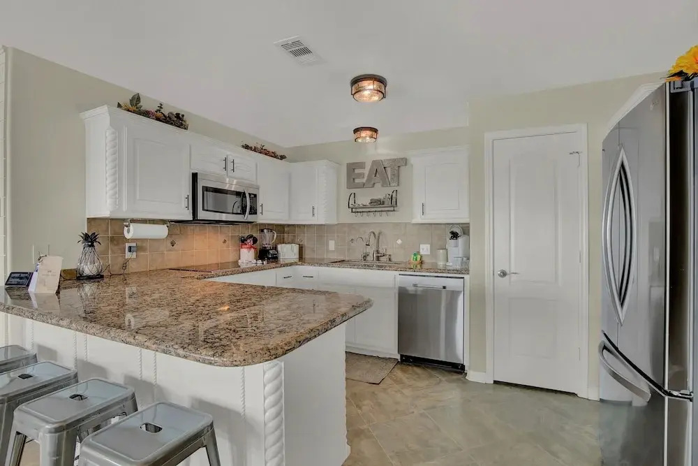 New! Beachfront Home W/grill & Stunning Views!