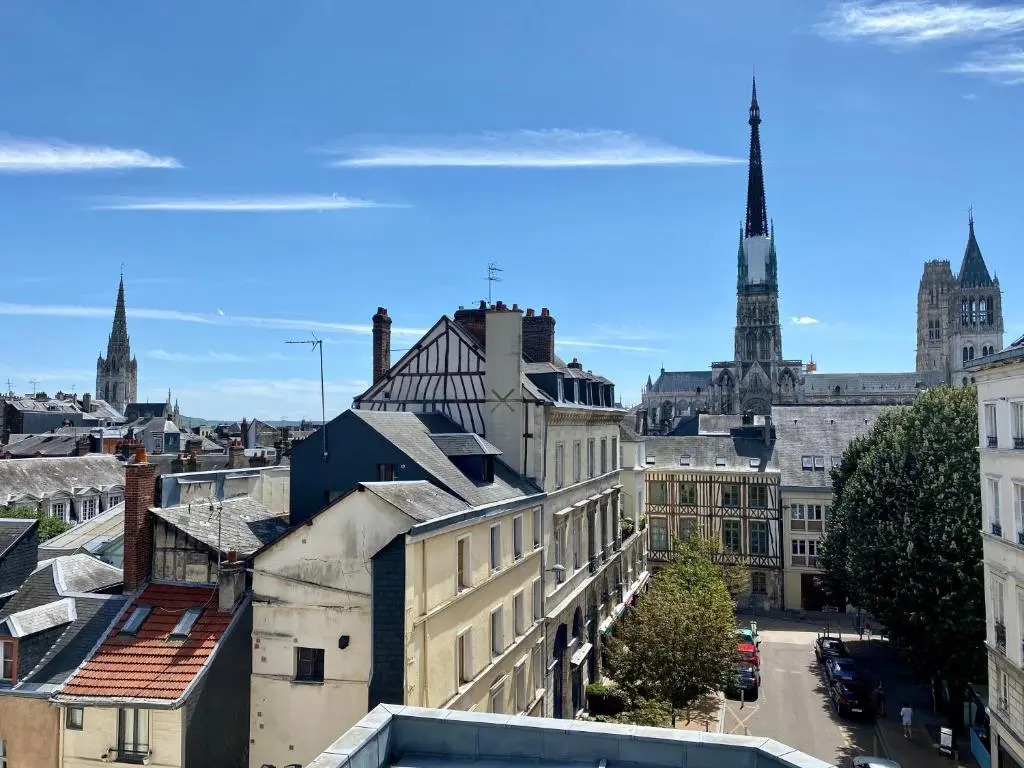 Hyper centre - Cathedrale - charmant F3 - 80 m2.