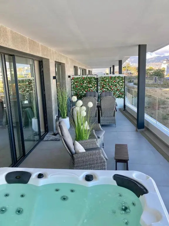 The View Luxury Vacation Apartment 4