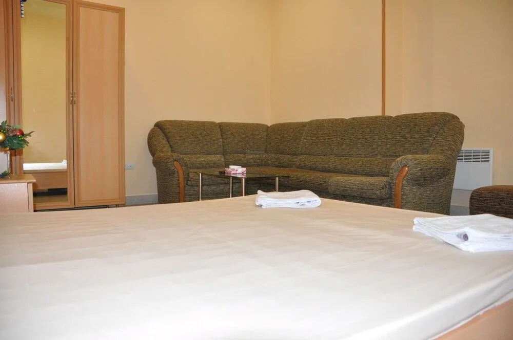 Anika Suite