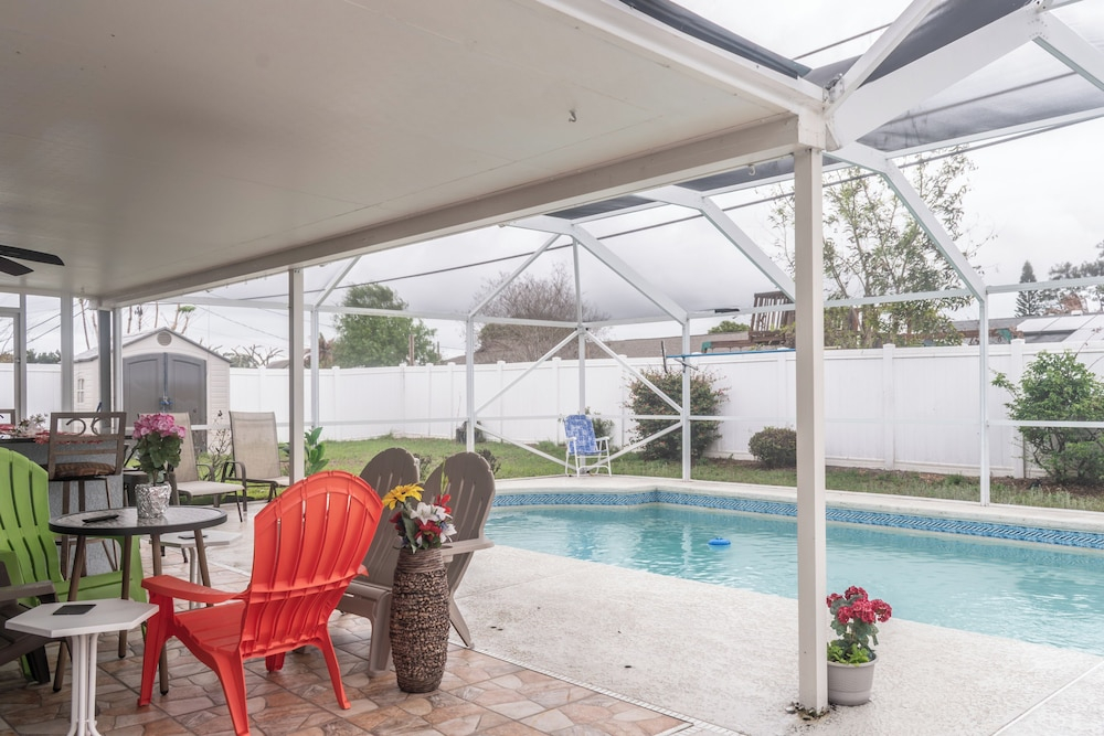 Port St. Lucie Poolside Oasis