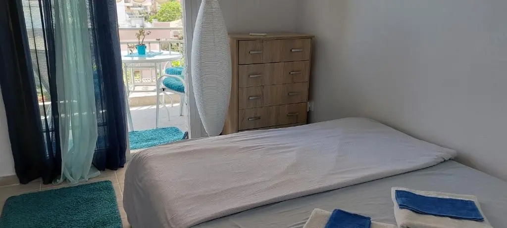 Apartment - Sleeps 2 - Parking - Balcony