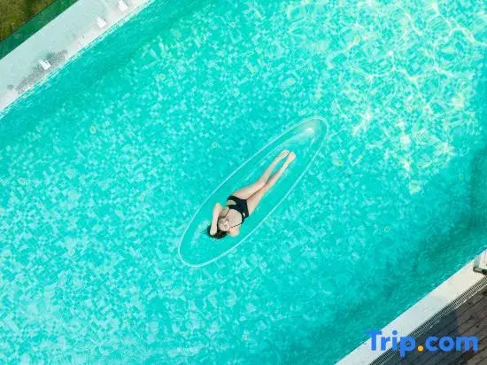One Night and One Summer Anjiins Mountain Luxury Hot Spring Resort Homestay
