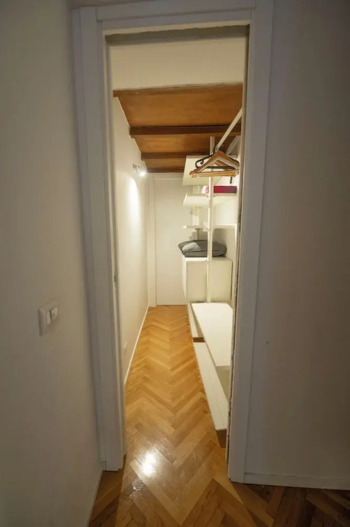 Spanish Steps Romantic Nest With Balcony