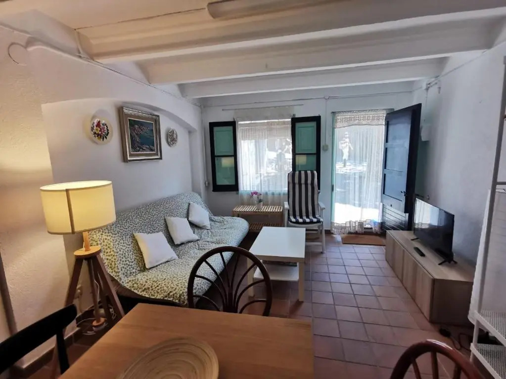 Cozy apartment 30 steps from the ocean