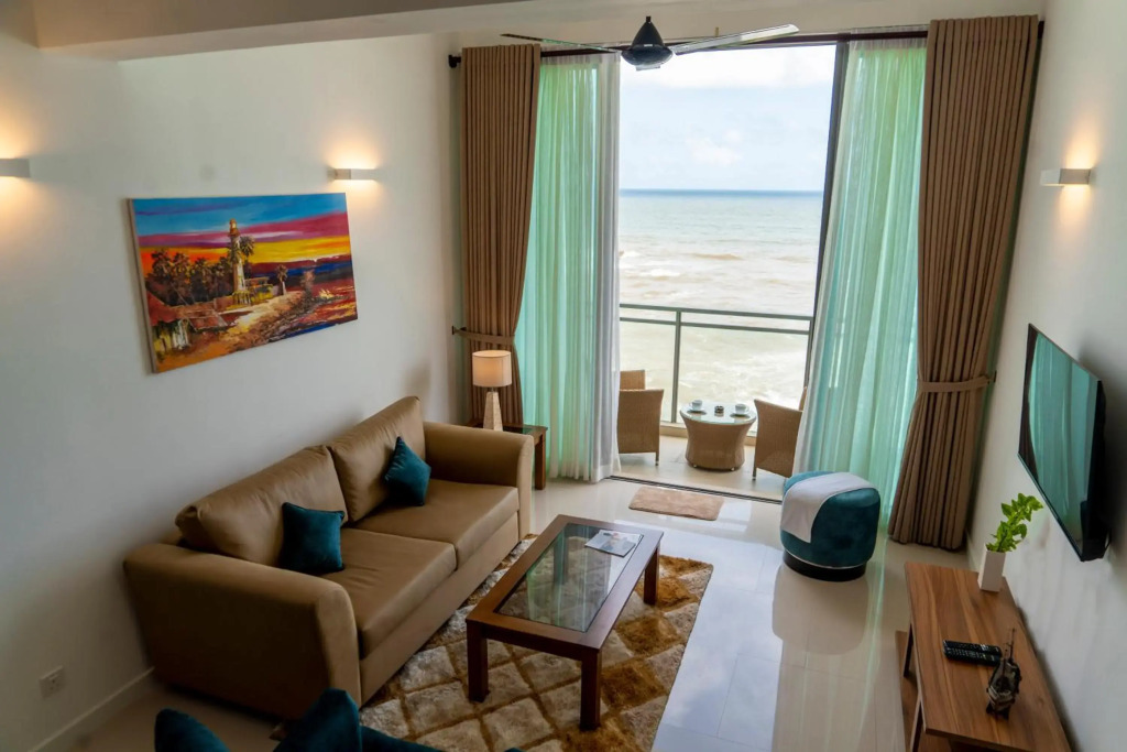 Oceanfront Galle Apartment L4-10