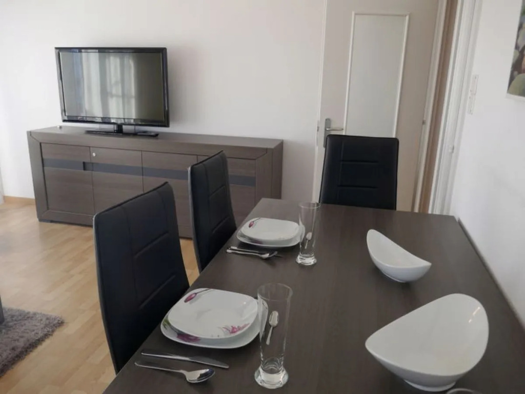 Apartment Les Arolles A1 by Interhome