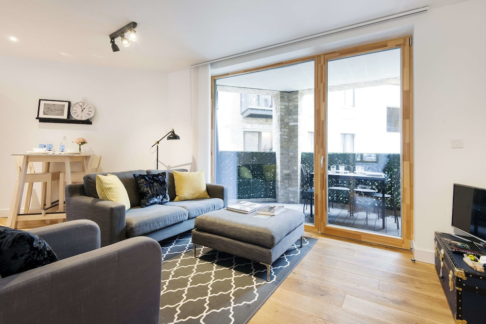 The Shalfleet Drive Apartment - ATN