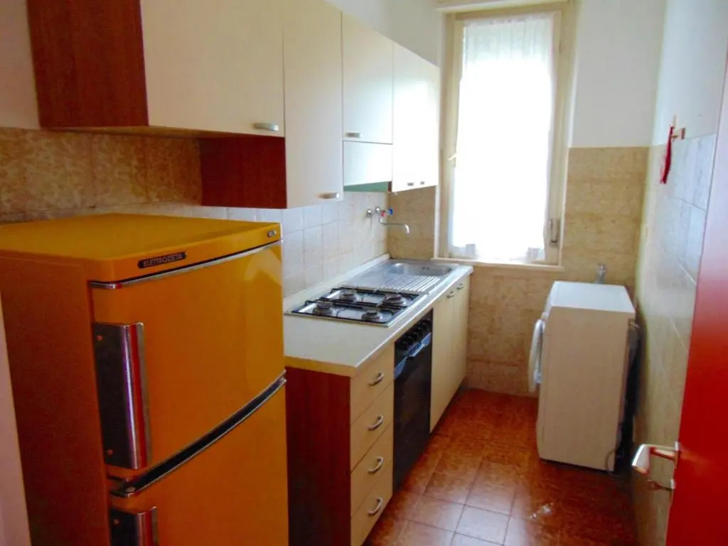 M245 - Marcelli, trilocale con terrazzo e a/c