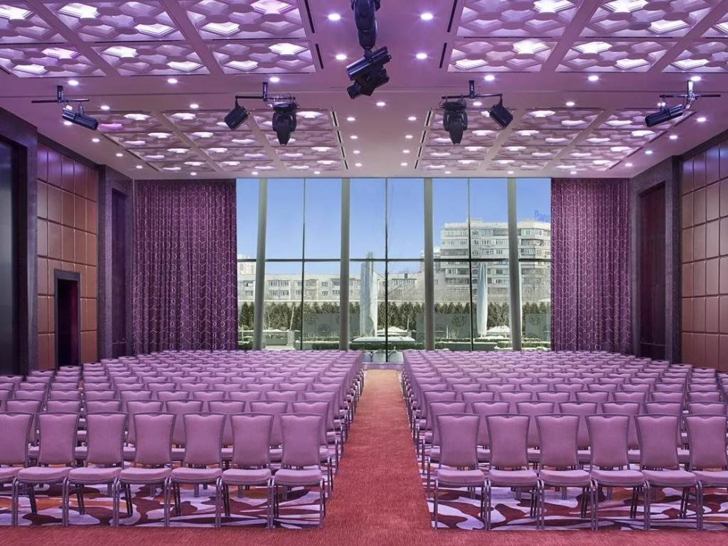 Отель Ritz-Carlton Алма-Ата