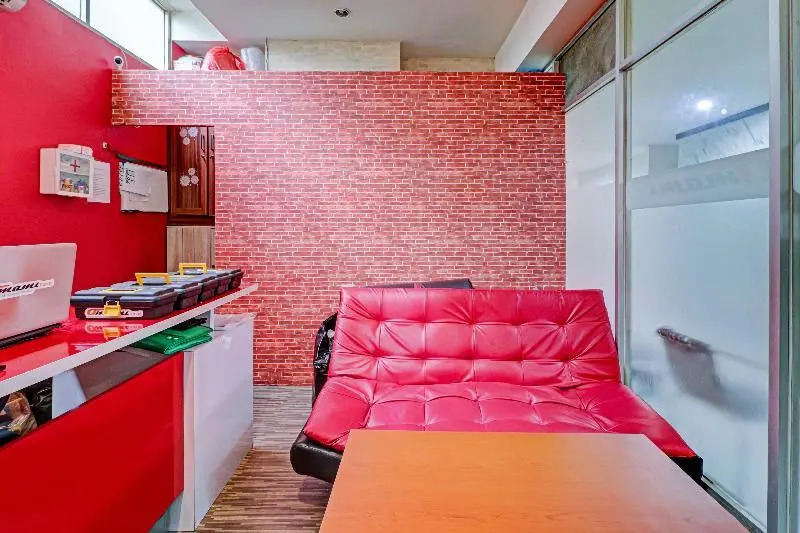 OYO 90266 Jarrdin Apartement By Bedpacker