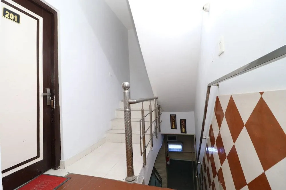 OYO 29059 Hotel Green Tower