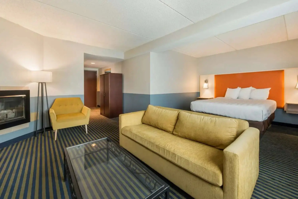 Holiday Inn Express & Suites Burlington - Mount Holly by IHG