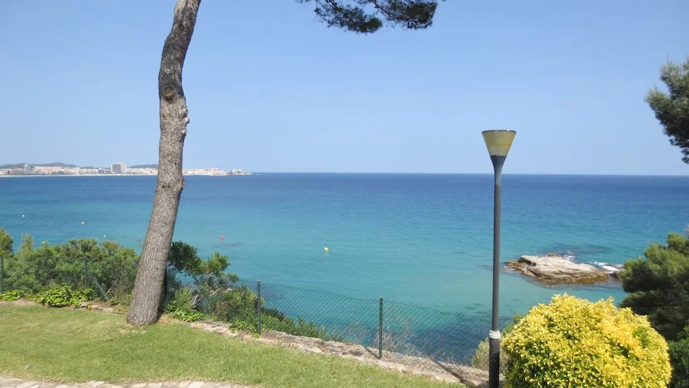 Eden Mar