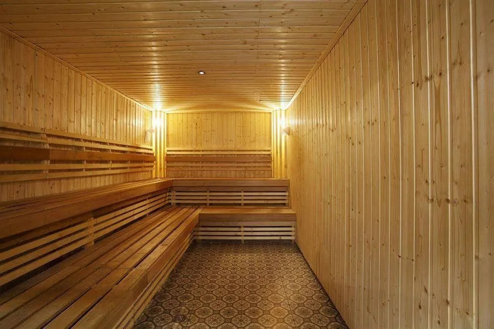 WhyNot Backpackers (Capsule Hostel)
