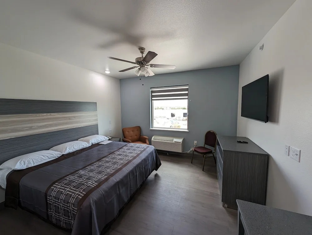 Texas Bungalows Hotel and Hotel Que at i35 Austin Pflugerville